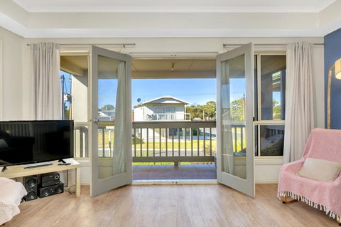 The Lighthouse - Port Willunga - C21 SouthCoast Holidays - Redcliffe Tourism 2
