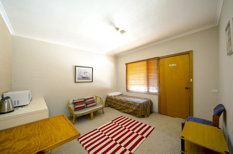Second Valley Motel - Redcliffe Tourism 11