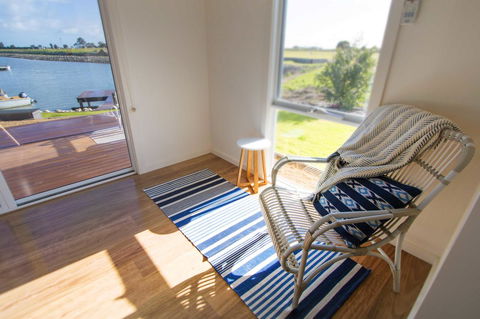 Villa Serra - Redcliffe Tourism 3