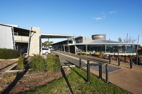 Station Motel - Redcliffe Tourism 3