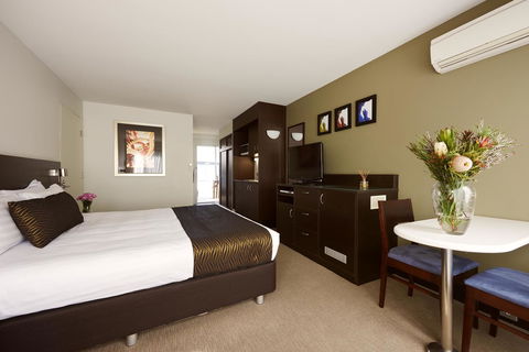 Station Motel - Redcliffe Tourism 7
