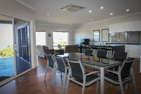 Waterfront On Osprey - Redcliffe Tourism 4