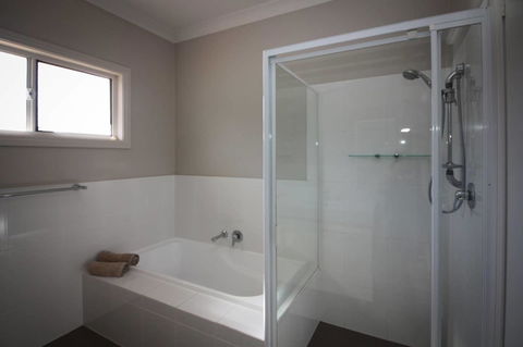 Waterfront On Osprey - Redcliffe Tourism 21