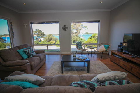 Waterfront On Osprey - Redcliffe Tourism 5