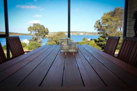 Waterfront On Osprey - Redcliffe Tourism 11