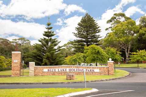Blue Lake Holiday Park - Redcliffe Tourism 0