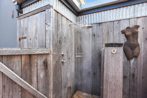 Esplanade Escape - Redcliffe Tourism 8
