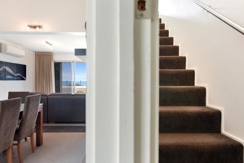Esplanade Escape - Redcliffe Tourism 19