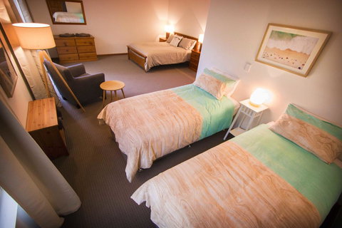 Limestone Ridge - Redcliffe Tourism 8