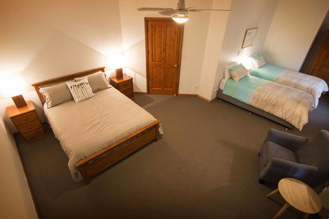 Limestone Ridge - Redcliffe Tourism 9