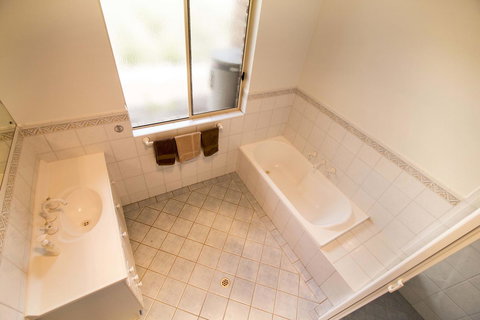 Limestone Ridge - Redcliffe Tourism 15