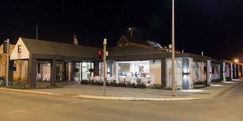 Ellen Hotel - Redcliffe Tourism 12