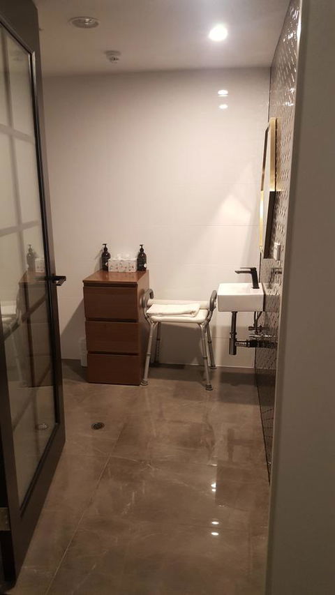 Ellen Hotel - Redcliffe Tourism 2