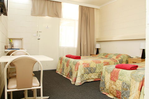 Renmark Motor Inn - Redcliffe Tourism 18
