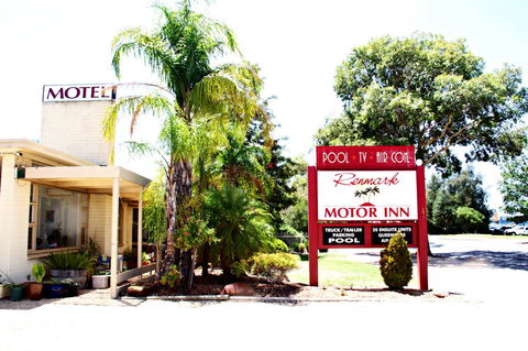Renmark Motor Inn - Redcliffe Tourism 8