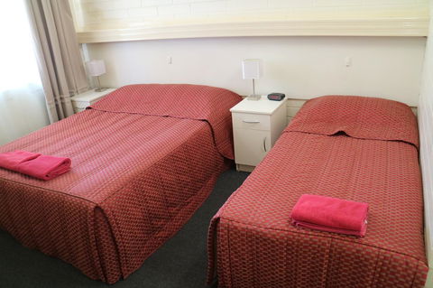 Renmark Motor Inn - Redcliffe Tourism 16