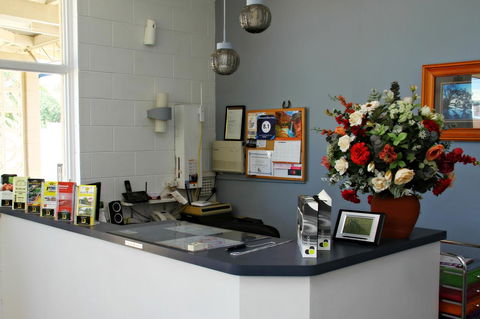 Renmark Motor Inn - Redcliffe Tourism 10