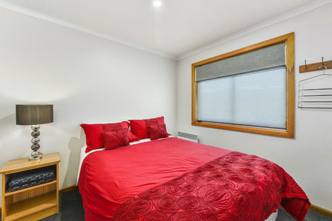City Four Apartment - Redcliffe Tourism 5