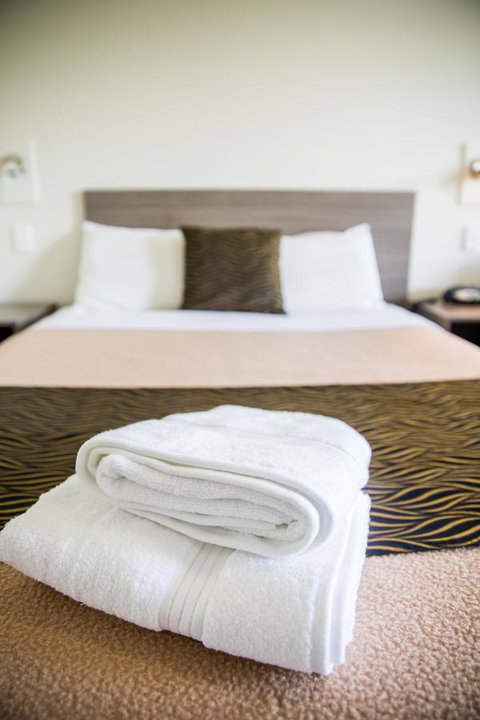 Lilac City Motor Inn & Steakhouse - Redcliffe Tourism 4