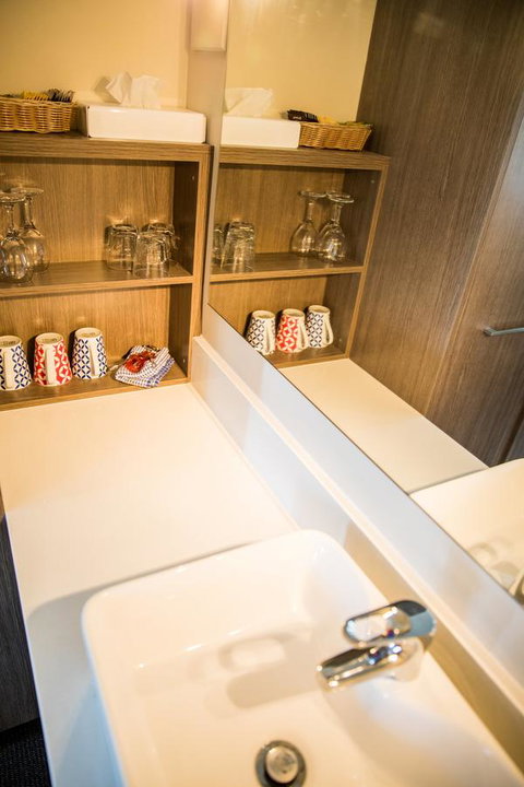 Lilac City Motor Inn & Steakhouse - Redcliffe Tourism 28