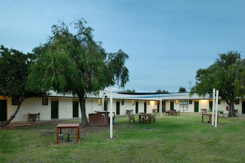 The Anglers Inn - Redcliffe Tourism 0