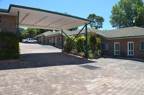 Deer Park Motor Inn Armidale - Redcliffe Tourism 31