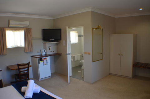 Deer Park Motor Inn Armidale - Redcliffe Tourism 34