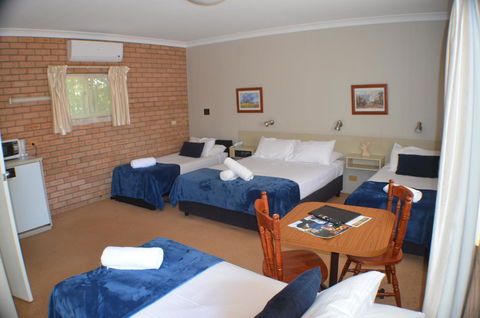 Deer Park Motor Inn Armidale - Redcliffe Tourism 9
