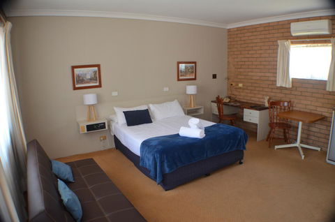 Deer Park Motor Inn Armidale - Redcliffe Tourism 7