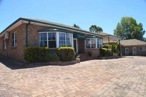 Deer Park Motor Inn Armidale - Redcliffe Tourism 32