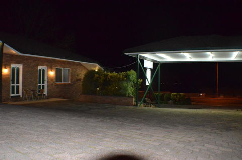 Deer Park Motor Inn Armidale - Redcliffe Tourism 17