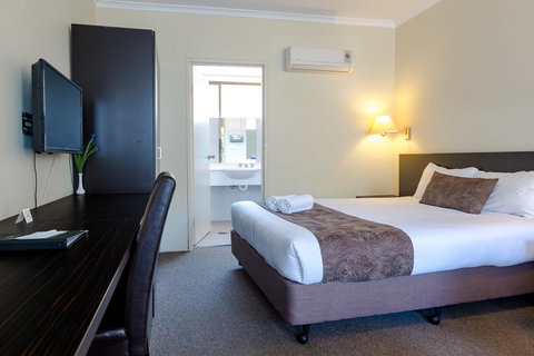 Abcot Inn - Redcliffe Tourism 10