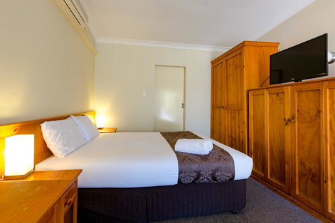 Abcot Inn - Redcliffe Tourism 20