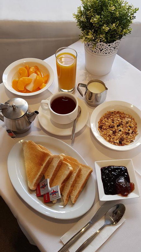 Abcot Inn - Redcliffe Tourism 1