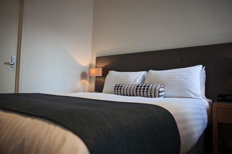 Mawson Lakes Hotel - Redcliffe Tourism 2
