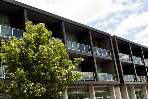 Mawson Lakes Hotel - Redcliffe Tourism 1