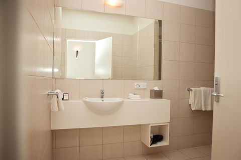 Mawson Lakes Hotel - Redcliffe Tourism 36