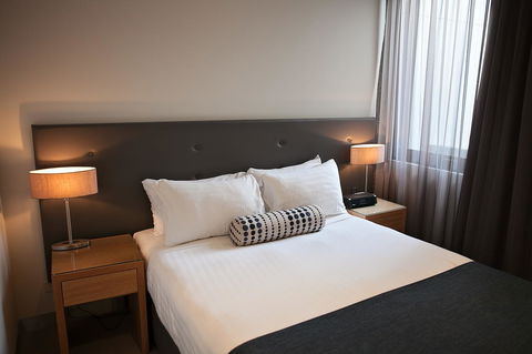 Mawson Lakes Hotel - Redcliffe Tourism 44