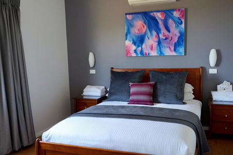 Beltana Villas - Redcliffe Tourism 22