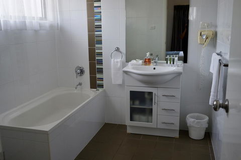 Beltana Villas - Redcliffe Tourism 19
