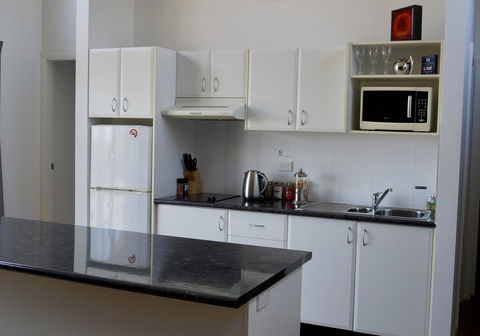 Beltana Villas - Redcliffe Tourism 25