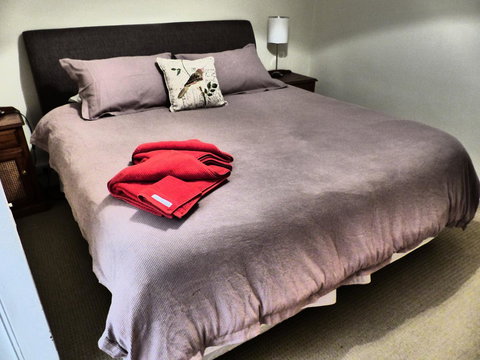 Andy\'s Accommodation - Redcliffe Tourism 12