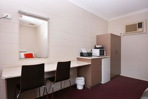 Motel Poinsettia - Redcliffe Tourism 6