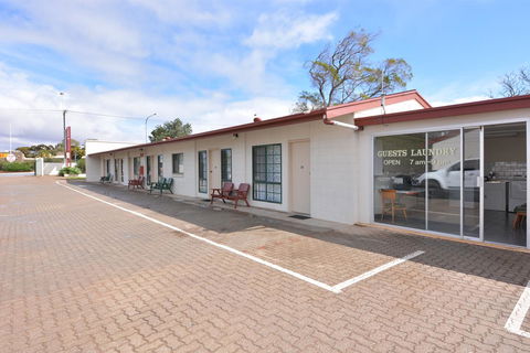 Motel Poinsettia - Redcliffe Tourism 9