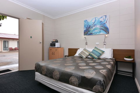 Motel Poinsettia - Redcliffe Tourism 25