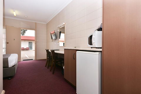 Motel Poinsettia - Redcliffe Tourism 27
