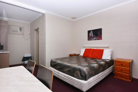 Motel Poinsettia - Redcliffe Tourism 14