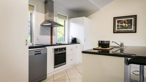 One Tree Bed And Breakfast - Redcliffe Tourism 7