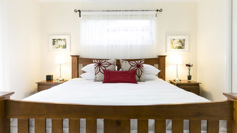 One Tree Bed And Breakfast - Redcliffe Tourism 1