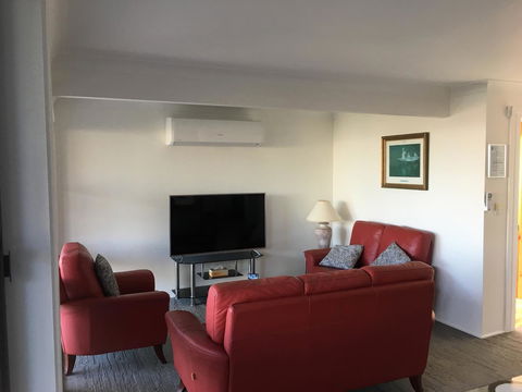 Arena Blanca Holiday Home - Redcliffe Tourism 7